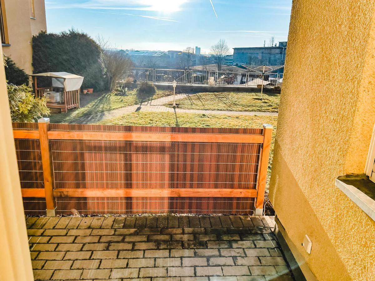 Schoene Wohnung, Eigene Terrasse, Privater Parkplatz, Wi-Fi, Waschmaschine, 3P 켐니츠 외부 사진